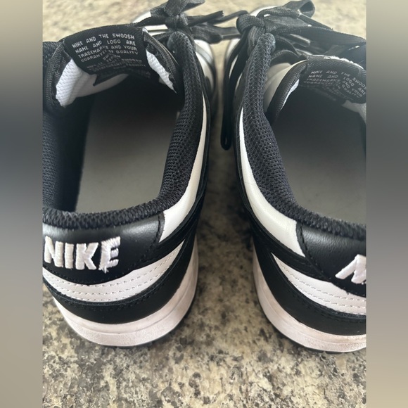 Women’s Nike Dunks size 8.5 🖤🤍 - Picture 4 of 7